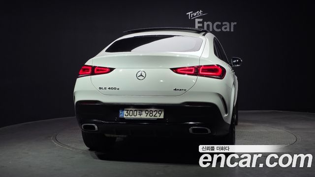 Mercedes-Benz GLE-Class 2022 — photo 4