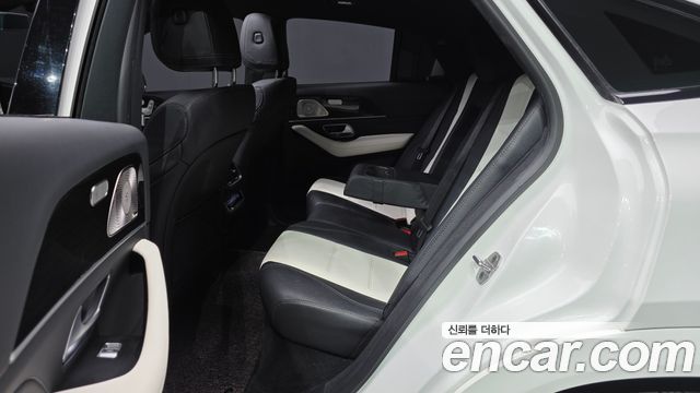 Mercedes-Benz GLE-Class 2022 — photo 12