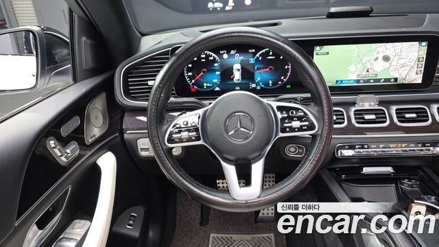 Mercedes-Benz GLE-Class 2022 — photo 13