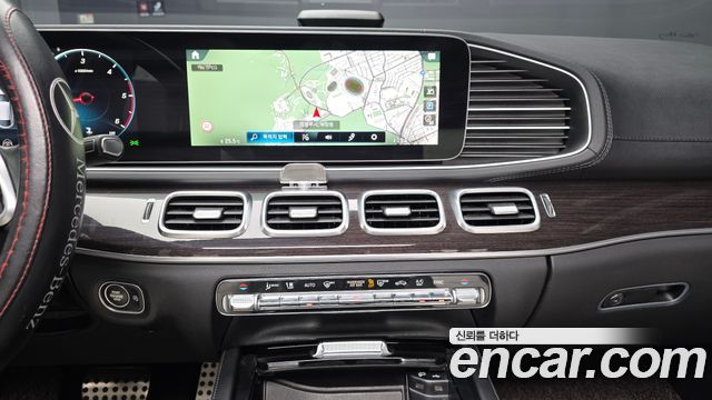 Mercedes-Benz GLE-Class 2022 — photo 15