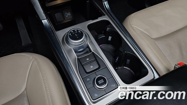 Ford Explorer 2021 — photo 9
