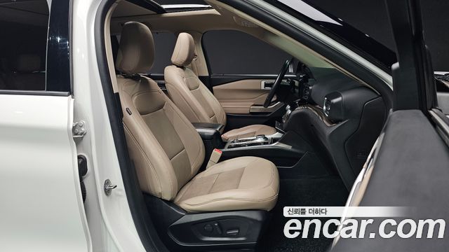 Ford Explorer 2021 — photo 10