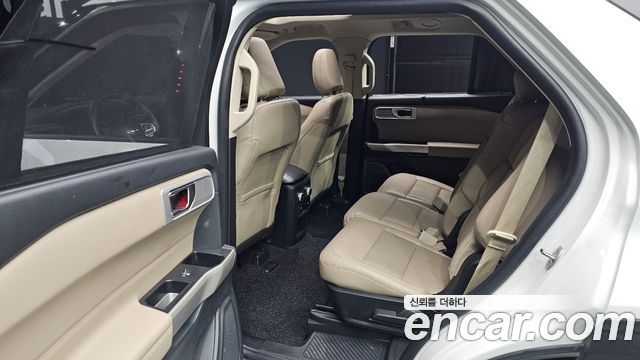 Ford Explorer 2021 — photo 12