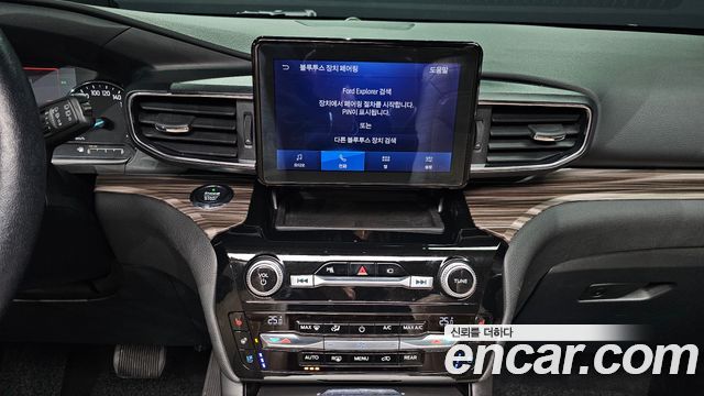 Ford Explorer 2021 — photo 14