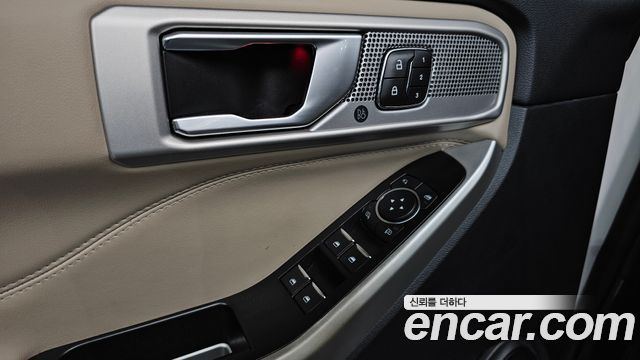 Ford Explorer 2021 — photo 17