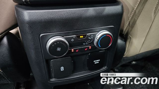 Ford Explorer 2021 — photo 19