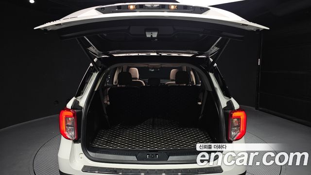 Ford Explorer 2021 — photo 20