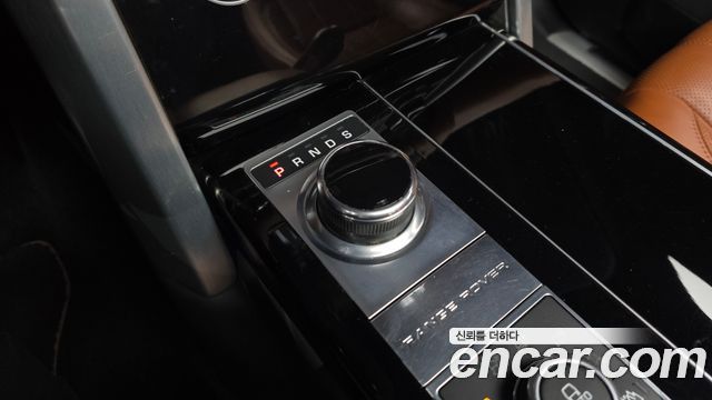 Land Rover Range Rover 2017 — photo 9