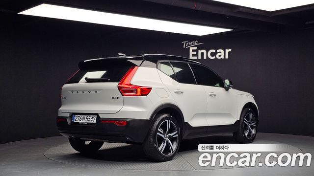 Volvo XC40 2021 — photo 2