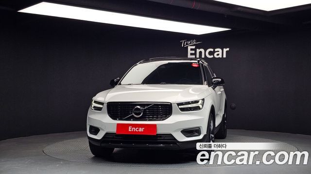 Volvo XC40 2021 — photo 3