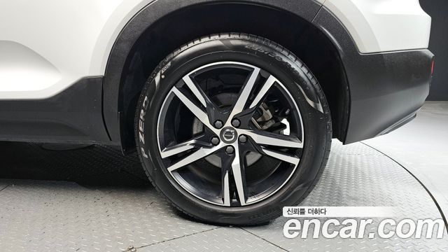 Volvo XC40 2021 — photo 5