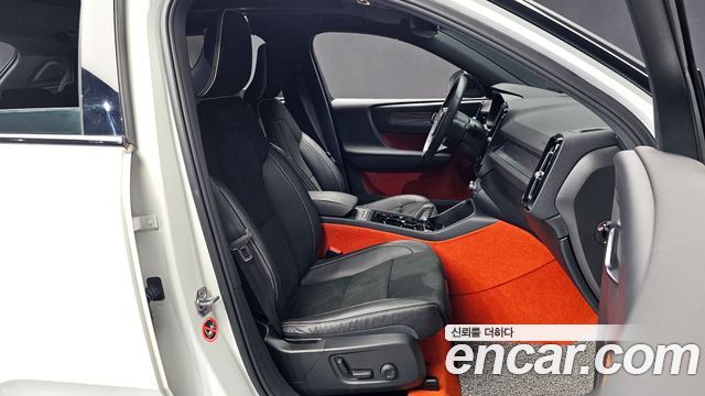Volvo XC40 2021 — photo 10