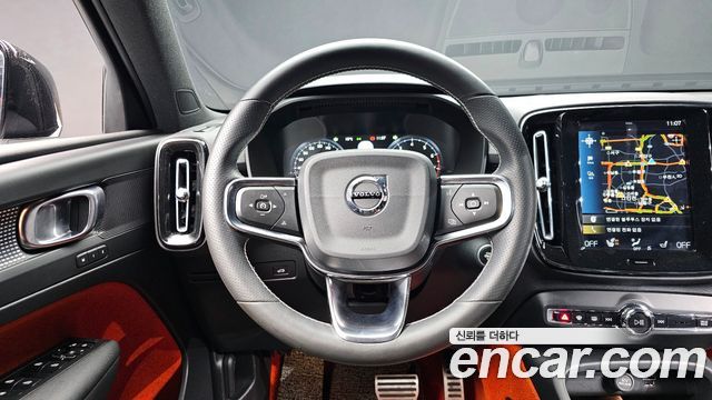 Volvo XC40 2021 — photo 13