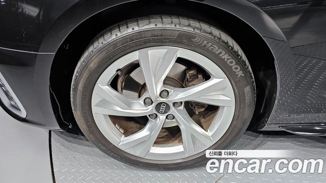 Audi A4 2021 — photo 5
