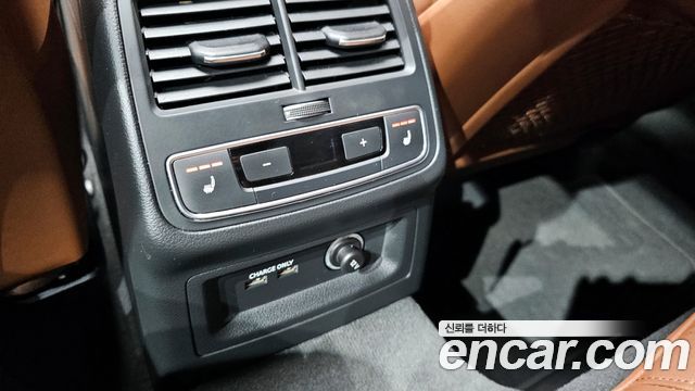 Audi A4 2021 — photo 17