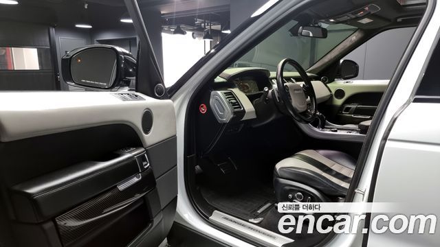 Land Rover Range Rover Sport 2016 — photo 10