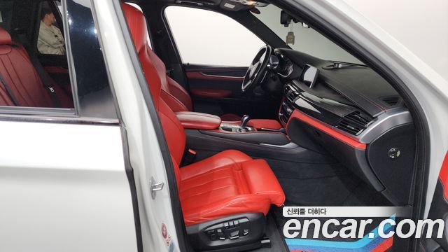 BMW X5M 2015 — photo 11