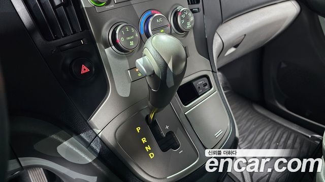 Hyundai Starex 2012 — photo 9