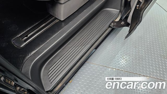 Hyundai Starex 2012 — photo 18