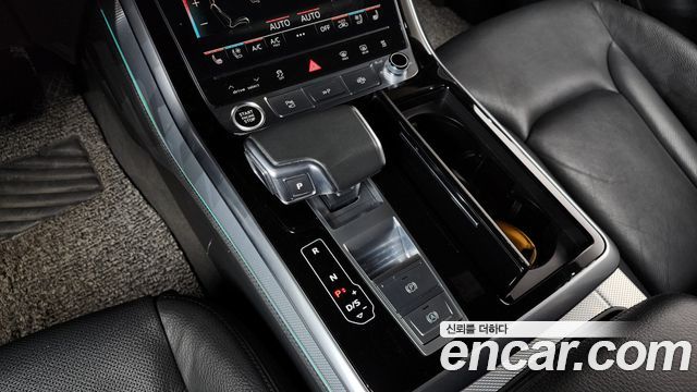 Audi Q8 2021 — photo 9
