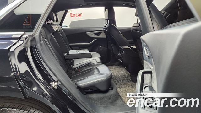 Audi Q8 2021 — photo 12