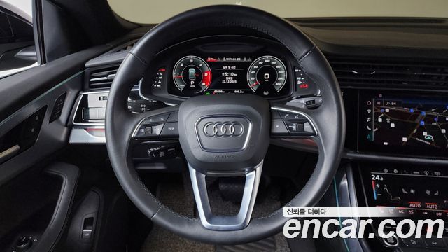 Audi Q8 2021 — photo 13