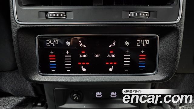 Audi Q8 2021 — photo 19