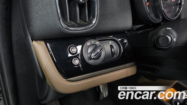 Mini Countryman 2018 — photo 18