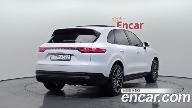 Porsche Cayenne 2020 — photo 2