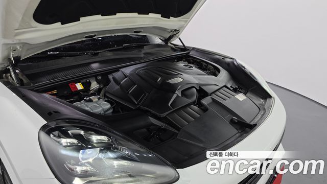Porsche Cayenne 2020 — photo 6