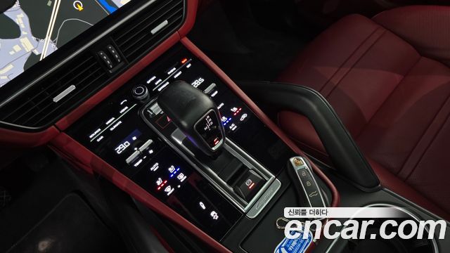 Porsche Cayenne 2020 — photo 9