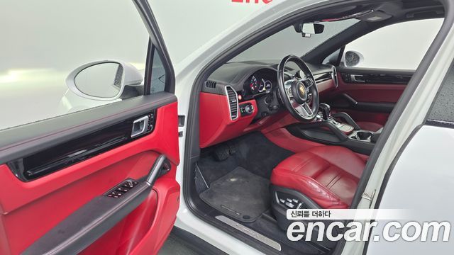 Porsche Cayenne 2020 — photo 10