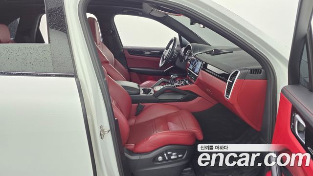 Porsche Cayenne 2020 — photo 11