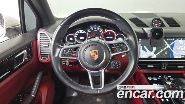 Porsche Cayenne 2020 — photo 13