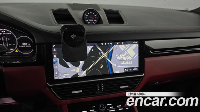 Porsche Cayenne 2020 — photo 15