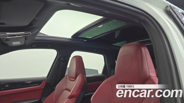 Porsche Cayenne 2020 — photo 19