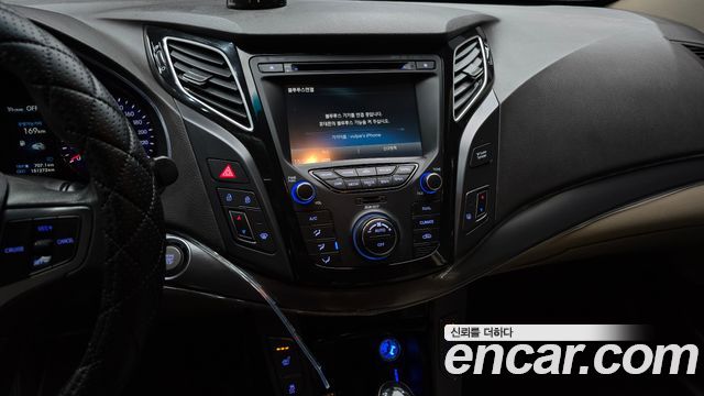 Hyundai i40 2012 — photo 15