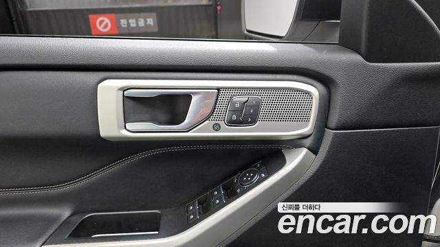 Ford Explorer 2020 — photo 17