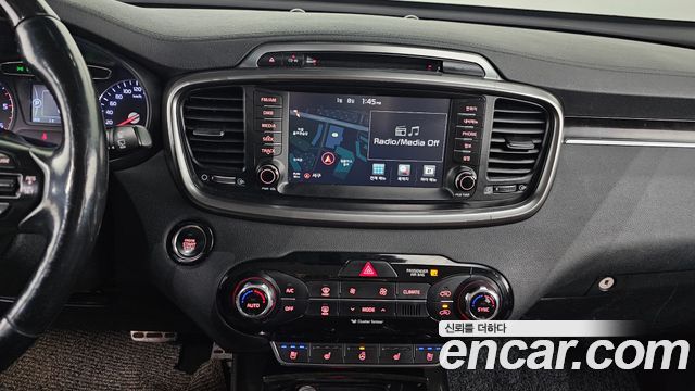 Kia Sorento 2017 — photo 14