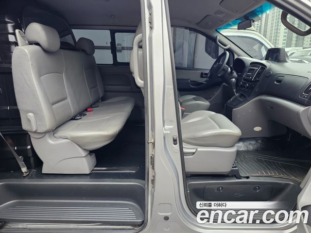Hyundai Starex 2017 — photo 10