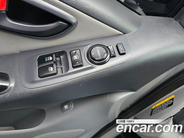 Hyundai Starex 2017 — photo 12