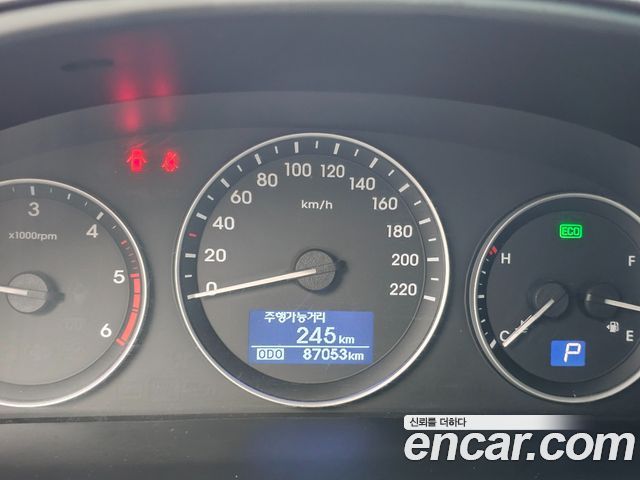 Hyundai Starex 2017 — photo 13