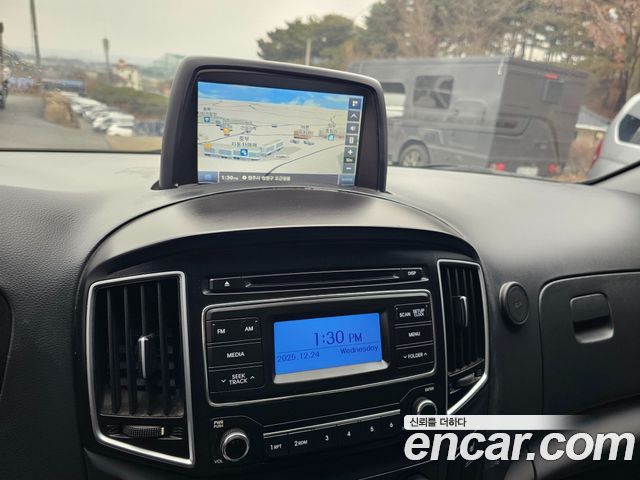 Hyundai Starex 2017 — photo 14