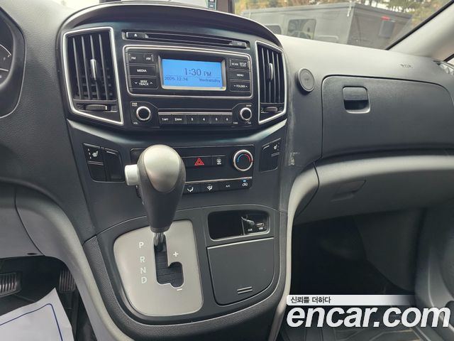 Hyundai Starex 2017 — photo 16