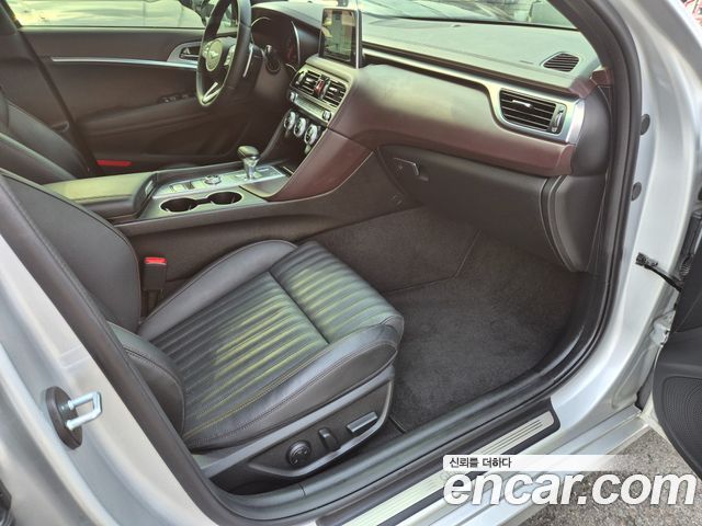 Genesis G70 2018 — photo 12