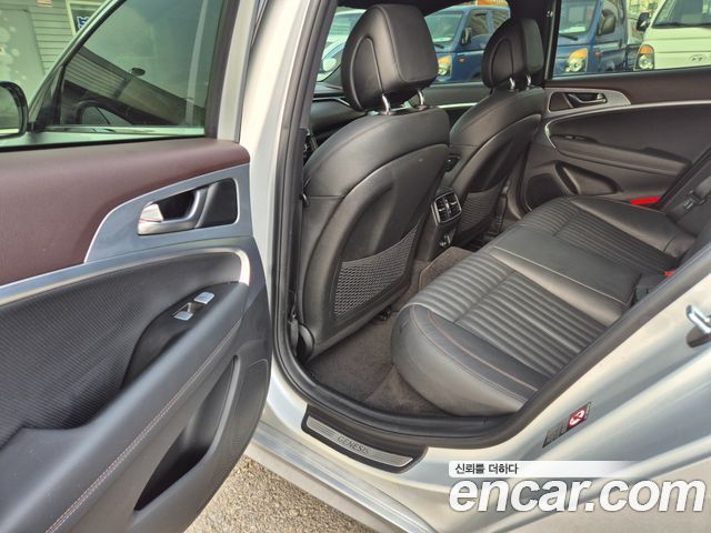 Genesis G70 2018 — photo 13