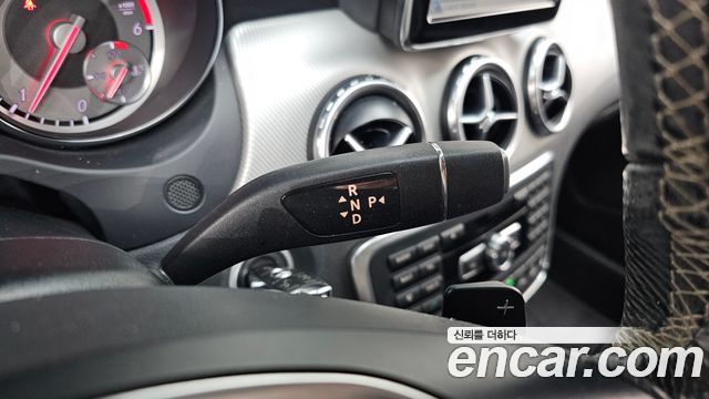 Mercedes-Benz GLA-Class 2015 — photo 9