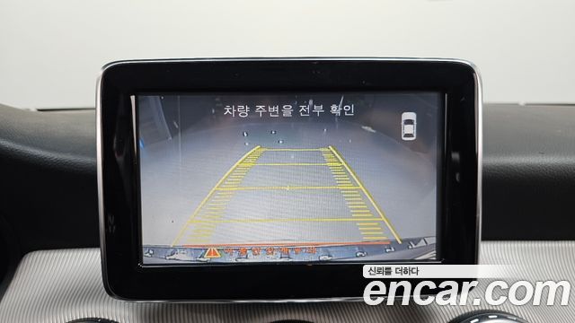 Mercedes-Benz GLA-Class 2015 — photo 15