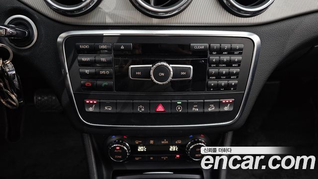 Mercedes-Benz GLA-Class 2015 — photo 16