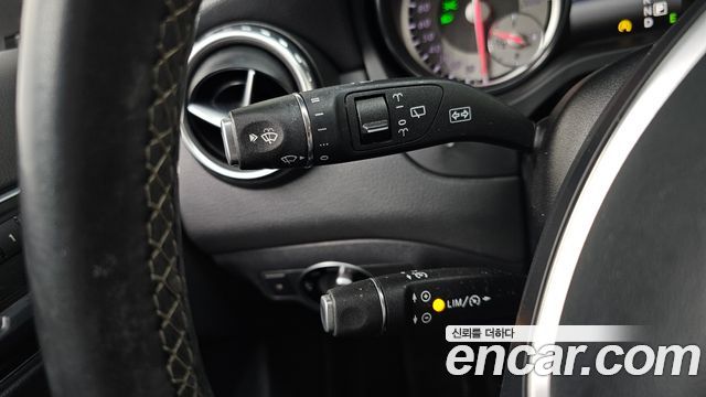 Mercedes-Benz GLA-Class 2015 — photo 19